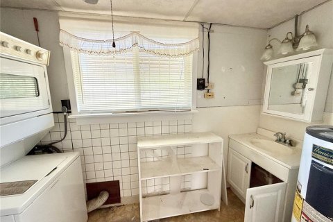 Купить виллу или дом в Юстис, Флорида 5 комнат, 62.43м2, № 1846657 - фото 12