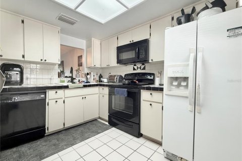 Villa ou maison à vendre à New Port Richey, Floride: 2 chambres, 91.79 m2 № 1793954 - photo 6