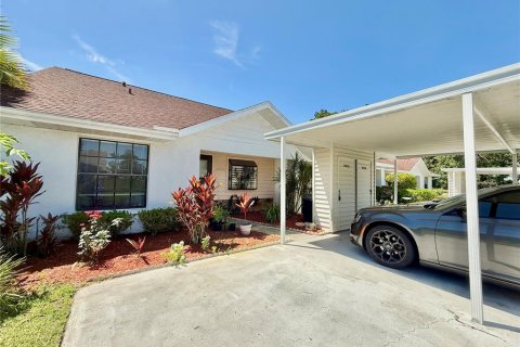 Villa ou maison à vendre à New Port Richey, Floride: 2 chambres, 91.79 m2 № 1793954 - photo 2