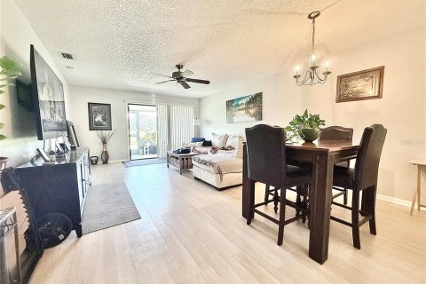 Villa ou maison à vendre à New Port Richey, Floride: 2 chambres, 91.79 m2 № 1793954 - photo 3