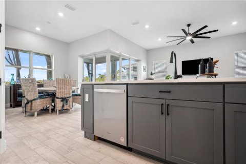 House in Stuart, Florida 3 bedrooms, 196.12 sq.m. № 2068153 - photo 11