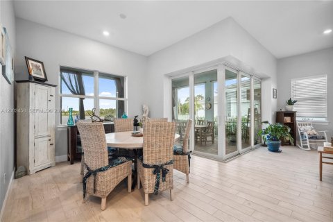 House in Stuart, Florida 3 bedrooms, 196.12 sq.m. № 2068153 - photo 13