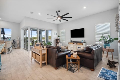 House in Stuart, Florida 3 bedrooms, 196.12 sq.m. № 2068153 - photo 17