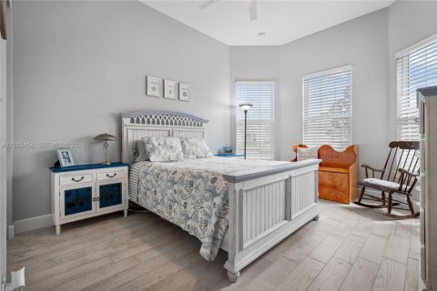 House in Stuart, Florida 3 bedrooms, 196.12 sq.m. № 2068153 - photo 29