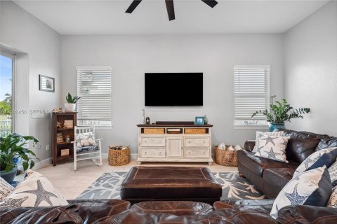 House in Stuart, Florida 3 bedrooms, 196.12 sq.m. № 2068153 - photo 15