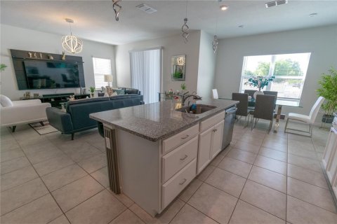House in Kissimmee, Florida 4 bedrooms, 190.26 sq.m. № 1597666 - photo 10