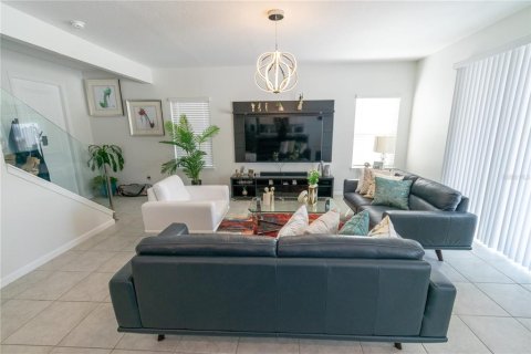 House in Kissimmee, Florida 4 bedrooms, 190.26 sq.m. № 1597666 - photo 15