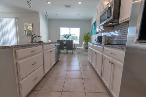 House in Kissimmee, Florida 4 bedrooms, 190.26 sq.m. № 1597666 - photo 11