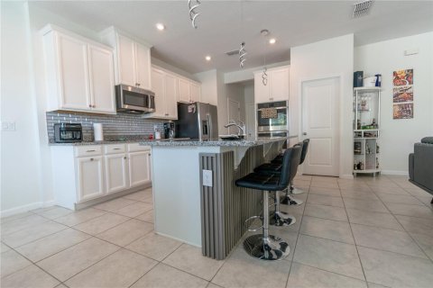 House in Kissimmee, Florida 4 bedrooms, 190.26 sq.m. № 1597666 - photo 14