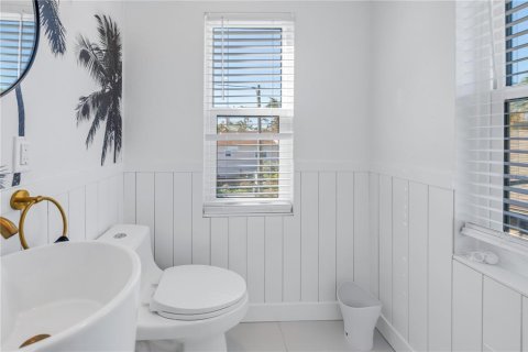 Casa en alquiler en Treasure Island, Florida, 3 dormitorios, 157 m2 № 1827754 - foto 15