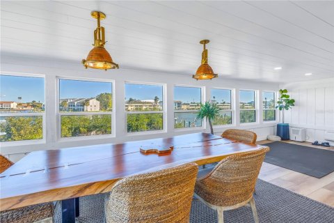 Casa en alquiler en Treasure Island, Florida, 3 dormitorios, 157 m2 № 1827754 - foto 4