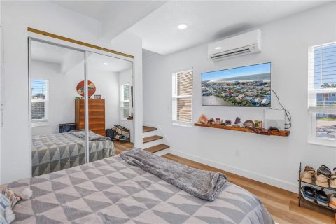 Casa en alquiler en Treasure Island, Florida, 3 dormitorios, 157 m2 № 1827754 - foto 21