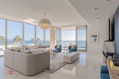 Condominio en venta en Sunny Isles Beach, Florida, 4 dormitorios, 407.38 m2 № 1982428 - foto 3