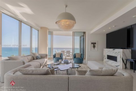 Condominio en venta en Sunny Isles Beach, Florida, 4 dormitorios, 407.38 m2 № 1982428 - foto 4