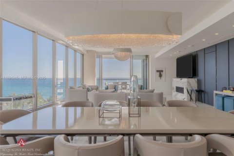 Condominio en venta en Sunny Isles Beach, Florida, 4 dormitorios, 407.38 m2 № 1982428 - foto 16