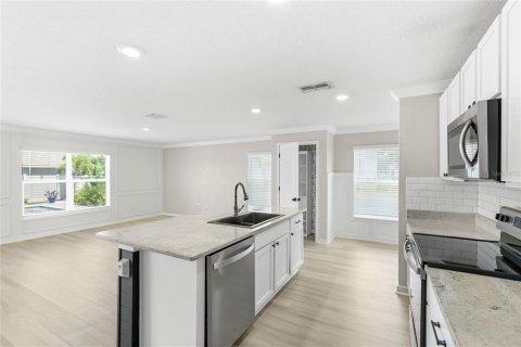 House in Parrish, Florida 4 bedrooms, 209.96 sq.m. № 2302856 - photo 12