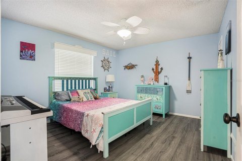 House in Spring Hill, Florida 3 bedrooms, 127.18 sq.m. № 1906248 - photo 8