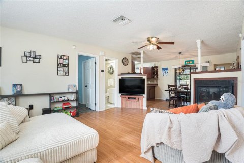 House in Spring Hill, Florida 3 bedrooms, 127.18 sq.m. № 1906248 - photo 4