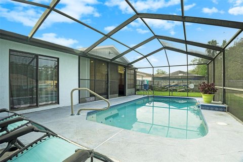 House in Spring Hill, Florida 3 bedrooms, 127.18 sq.m. № 1906248 - photo 17
