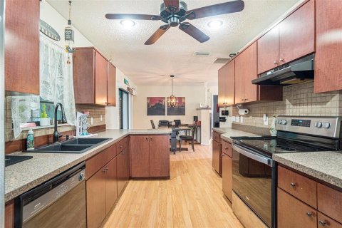 House in Spring Hill, Florida 3 bedrooms, 127.18 sq.m. № 1906248 - photo 7