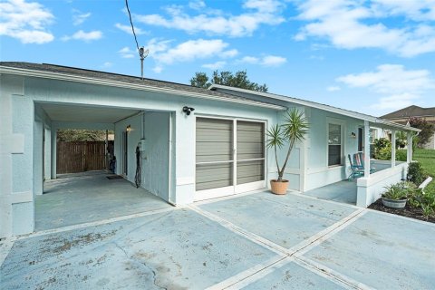 House in Spring Hill, Florida 3 bedrooms, 127.18 sq.m. № 1906248 - photo 2