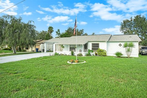 House in Spring Hill, Florida 3 bedrooms, 127.18 sq.m. № 1906248 - photo 1