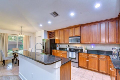 House in Land O' Lakes, Florida 4 bedrooms, 187.11 sq.m. № 2151999 - photo 16