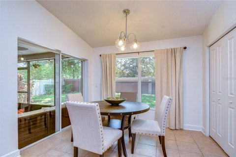 House in Land O' Lakes, Florida 4 bedrooms, 187.11 sq.m. № 2151999 - photo 18
