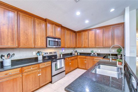 House in Land O' Lakes, Florida 4 bedrooms, 187.11 sq.m. № 2151999 - photo 17