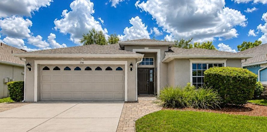 House in Land O' Lakes, Florida 4 bedrooms, 187.11 sq.m. № 2151999
