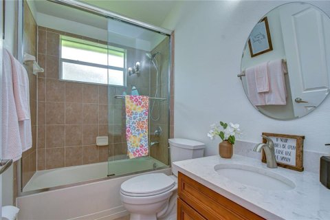 House in Land O' Lakes, Florida 4 bedrooms, 187.11 sq.m. № 2151999 - photo 25