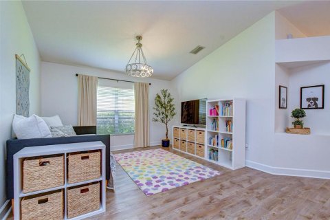 House in Land O' Lakes, Florida 4 bedrooms, 187.11 sq.m. № 2151999 - photo 7