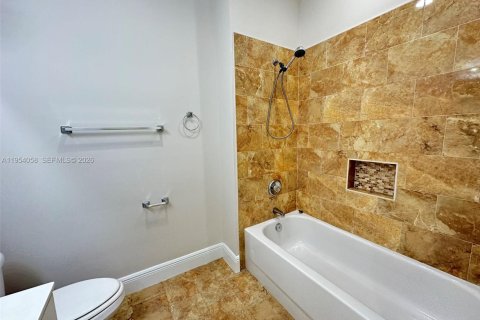 Touwnhouse à vendre à Miami, Floride: 3 chambres, 112.97 m2 № 2010053 - photo 21