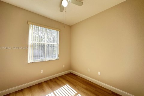 Touwnhouse à vendre à Miami, Floride: 3 chambres, 112.97 m2 № 2010053 - photo 16