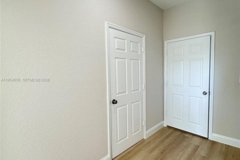 Touwnhouse à vendre à Miami, Floride: 3 chambres, 112.97 m2 № 2010053 - photo 23