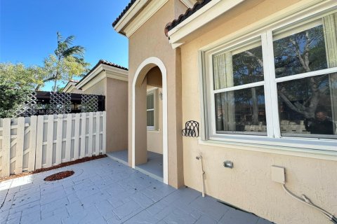 Touwnhouse à vendre à Miami, Floride: 3 chambres, 112.97 m2 № 2010053 - photo 28