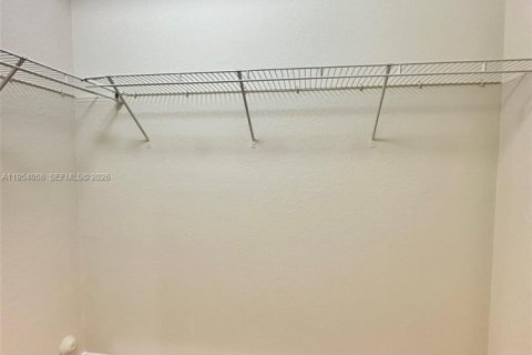 Touwnhouse à vendre à Miami, Floride: 3 chambres, 112.97 m2 № 2010053 - photo 13