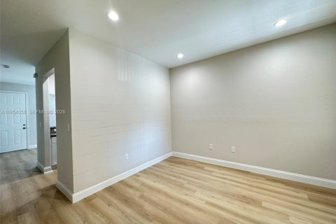 Touwnhouse à vendre à Miami, Floride: 3 chambres, 112.97 m2 № 2010053 - photo 25