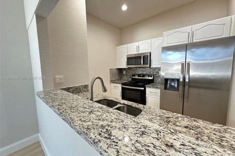 Touwnhouse à vendre à Miami, Floride: 3 chambres, 112.97 m2 № 2010053 - photo 7