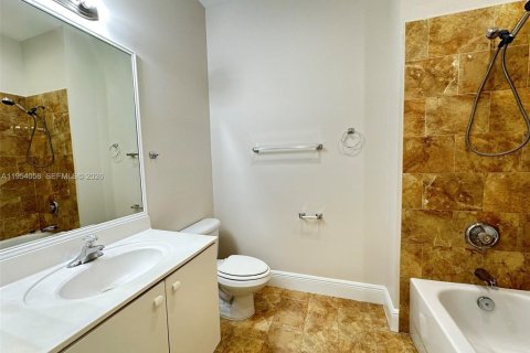 Touwnhouse à vendre à Miami, Floride: 3 chambres, 112.97 m2 № 2010053 - photo 20