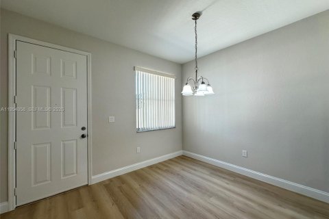 Touwnhouse à vendre à Miami, Floride: 3 chambres, 112.97 m2 № 2010053 - photo 5