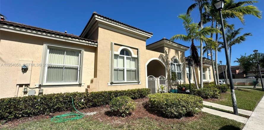 Touwnhouse à Miami, Floride 3 chambres, 112.97 m2 № 2010053