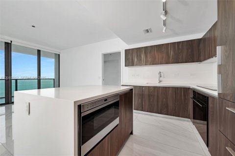 Copropriété à louer à Miami, Floride: 3 chambres, 151.8 m2 № 2352019 - photo 11