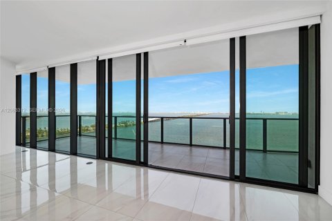 Copropriété à louer à Miami, Floride: 3 chambres, 151.8 m2 № 2352019 - photo 5