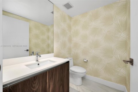 Copropriété à louer à Miami, Floride: 3 chambres, 151.8 m2 № 2352019 - photo 24