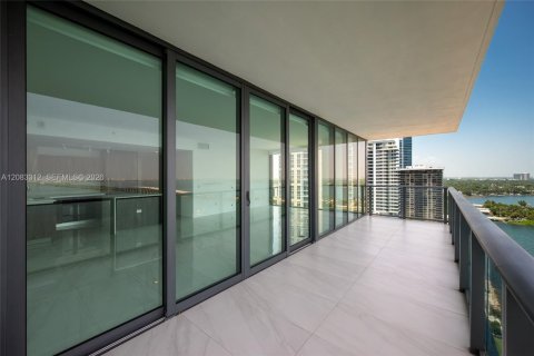 Copropriété à louer à Miami, Floride: 3 chambres, 151.8 m2 № 2352019 - photo 7