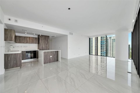 Copropriété à louer à Miami, Floride: 3 chambres, 151.8 m2 № 2352019 - photo 14