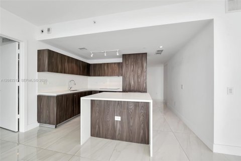 Copropriété à louer à Miami, Floride: 3 chambres, 151.8 m2 № 2352019 - photo 13