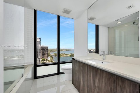 Copropriété à louer à Miami, Floride: 3 chambres, 151.8 m2 № 2352019 - photo 28