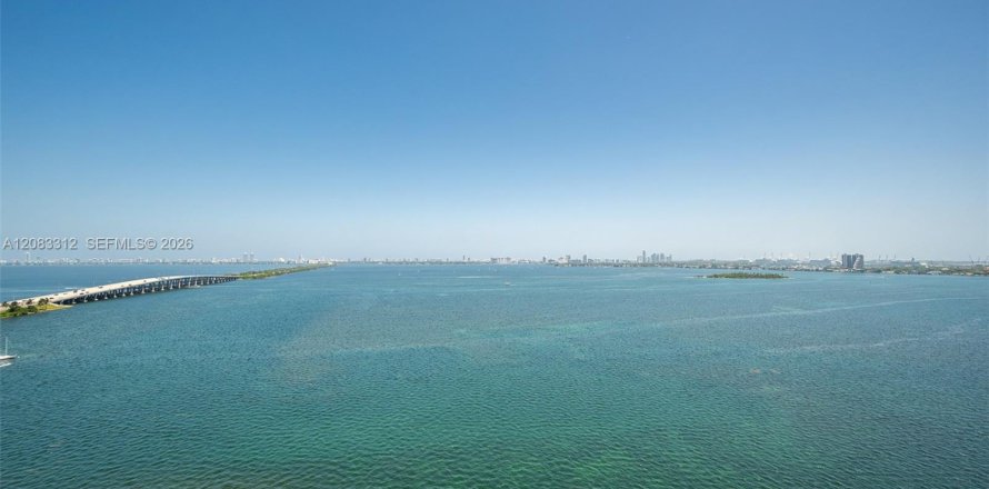Condo à Miami, Floride, 3 chambres № 2352019
